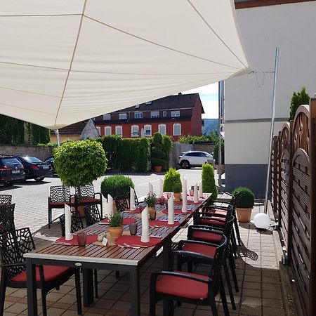 Hotel-Restaurant Pfaelzer Hof Edenkoben Esterno foto