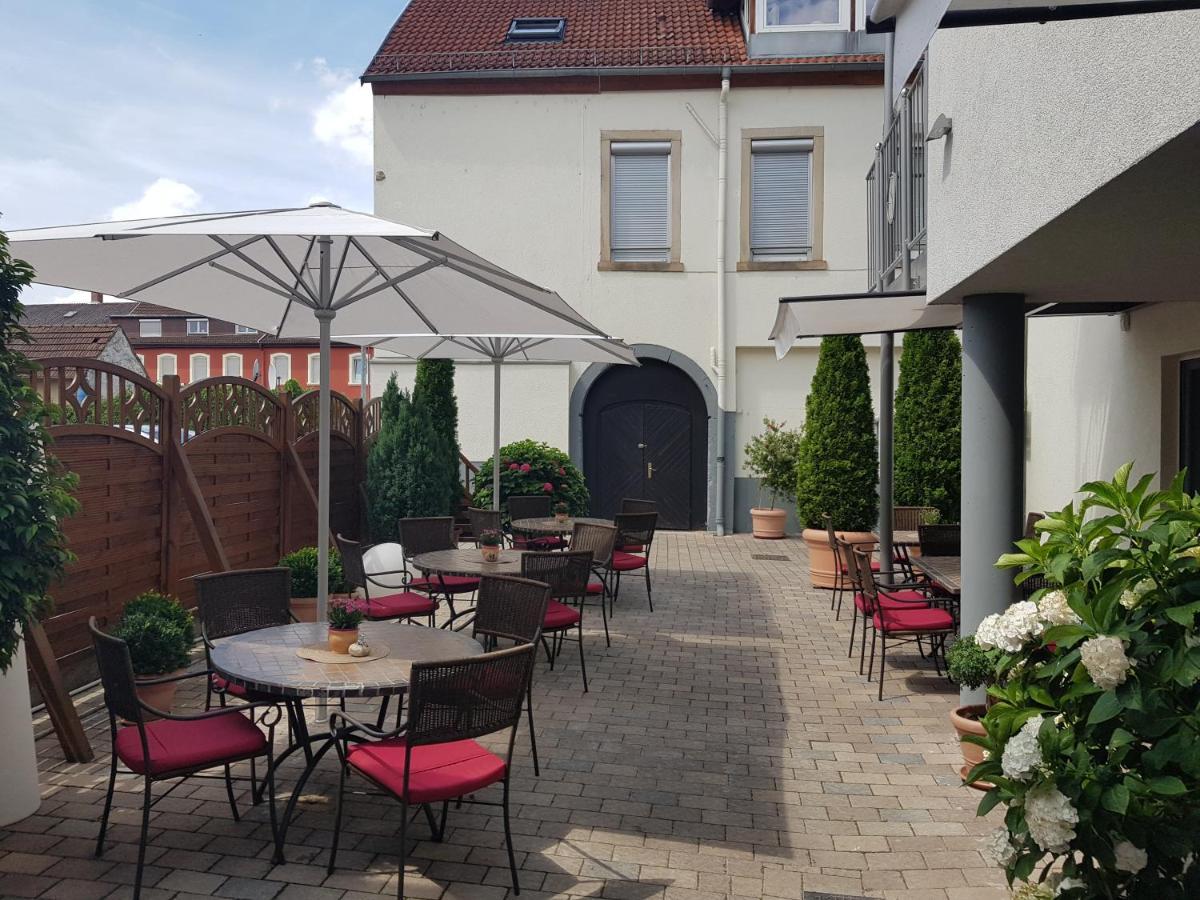 Hotel-Restaurant Pfaelzer Hof Edenkoben Esterno foto