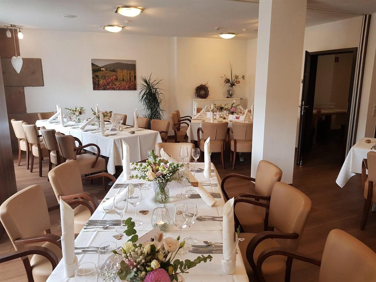 Hotel-Restaurant Pfaelzer Hof Edenkoben Esterno foto
