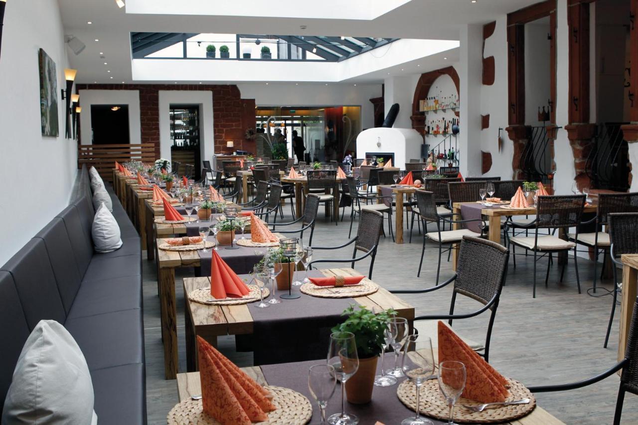 Hotel-Restaurant Pfaelzer Hof Edenkoben Esterno foto