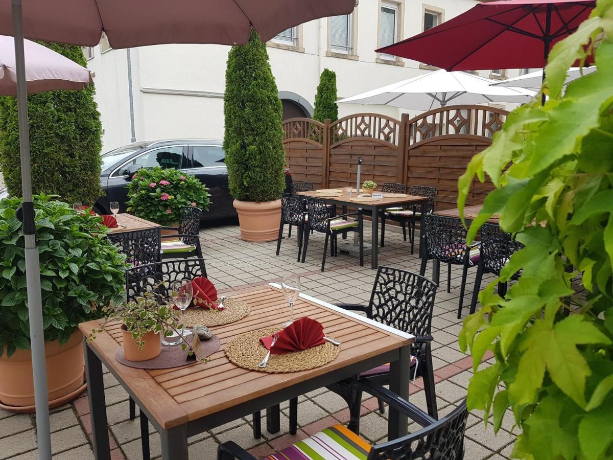 Hotel-Restaurant Pfaelzer Hof Edenkoben Esterno foto