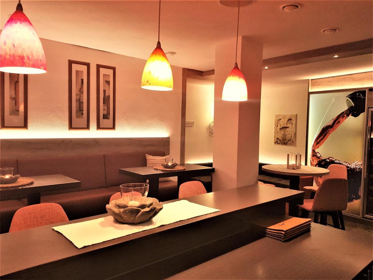 Hotel-Restaurant Pfaelzer Hof Edenkoben Esterno foto