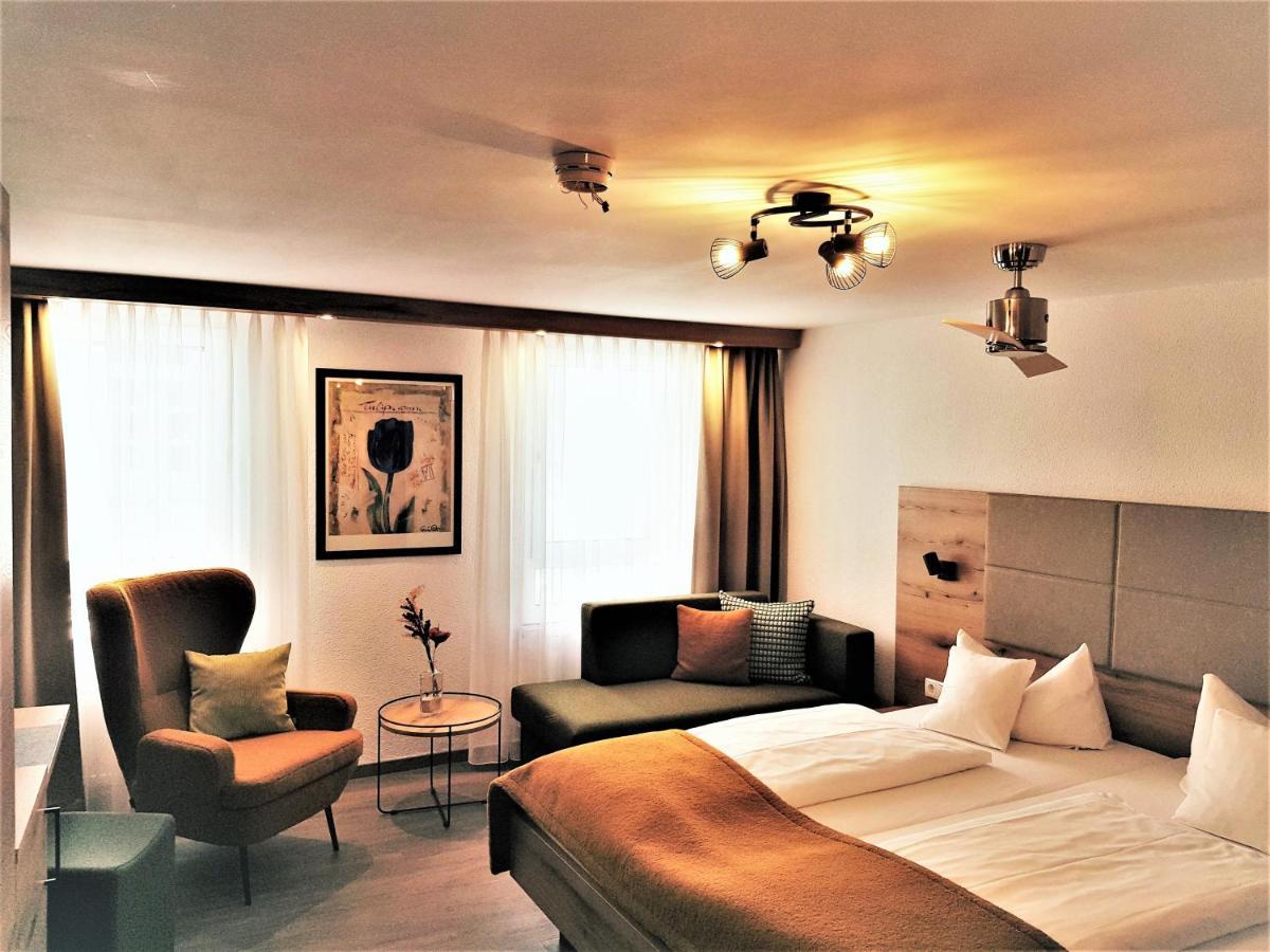 Hotel-Restaurant Pfaelzer Hof Edenkoben Esterno foto
