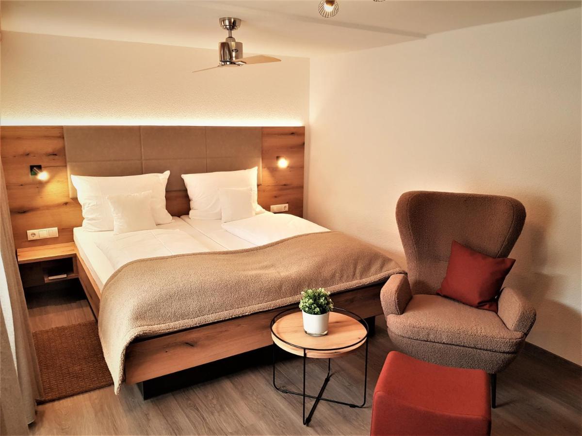 Hotel-Restaurant Pfaelzer Hof Edenkoben Esterno foto