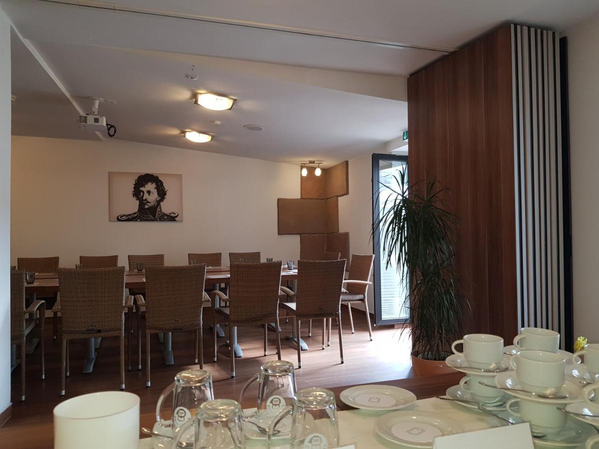 Hotel-Restaurant Pfaelzer Hof Edenkoben Esterno foto