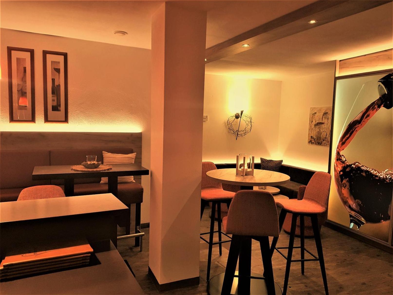Hotel-Restaurant Pfaelzer Hof Edenkoben Esterno foto