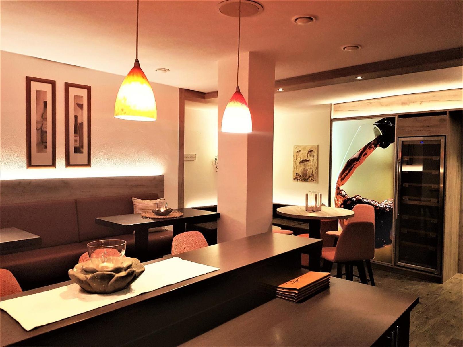 Hotel-Restaurant Pfaelzer Hof Edenkoben Esterno foto