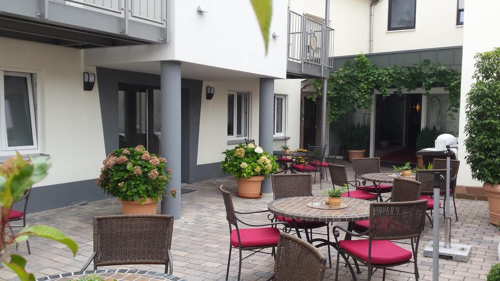 Hotel-Restaurant Pfaelzer Hof Edenkoben Esterno foto