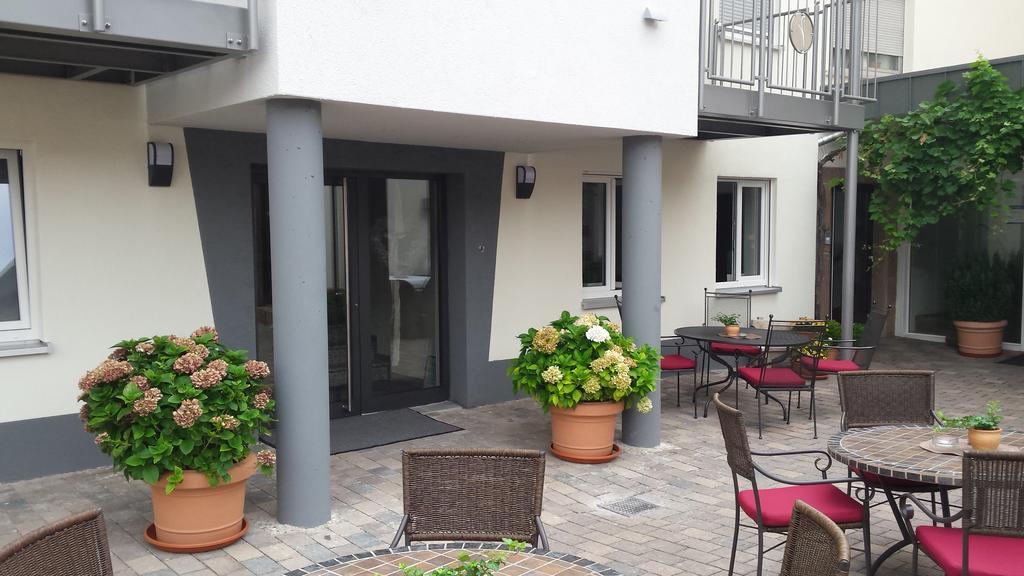 Hotel-Restaurant Pfaelzer Hof Edenkoben Esterno foto