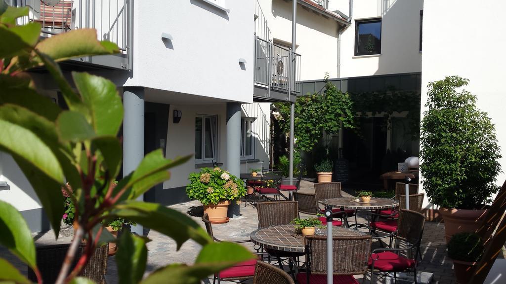 Hotel-Restaurant Pfaelzer Hof Edenkoben Esterno foto