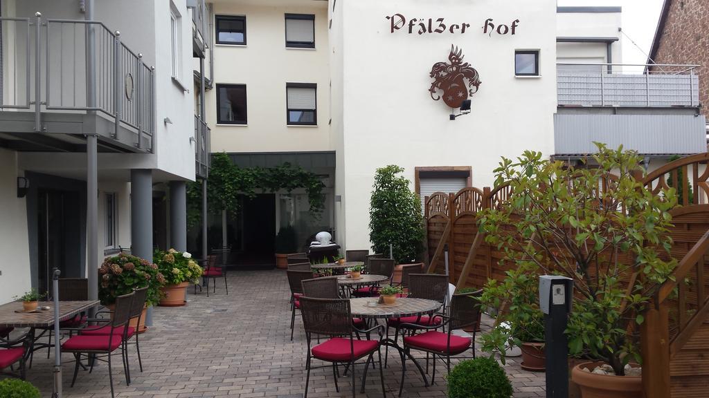 Hotel-Restaurant Pfaelzer Hof Edenkoben Esterno foto