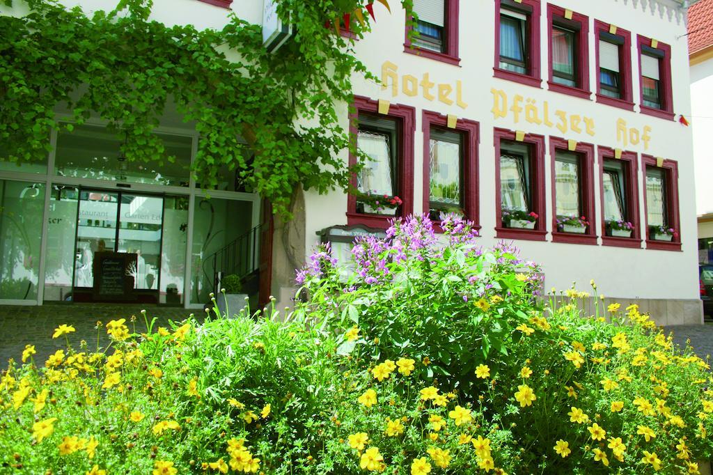Hotel-Restaurant Pfaelzer Hof Edenkoben Esterno foto